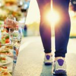 Koľko musíte chodiť, aby ste spálili „slávnostné“ kalórie: odborníci dali