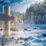 Ako sa ponárať do ľadovej diery a kto by to nemal robiť: kňaz o kúpaní na Troch kráľov Ako sa ponárať do ľadovej diery a kto by to